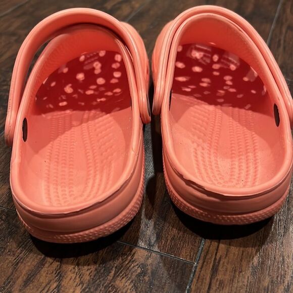 CROCS // Classic Clog NEON WATERMELON EUC women’s size 7 - Picture 3 of 6